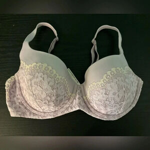 Victoria’s Secret Body by Victoria Lined Demi 36DD Lilac Lace 3 Hook/Eye Close